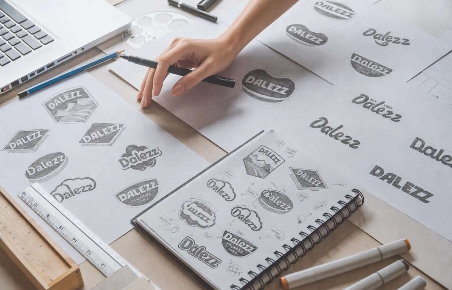 Strategi Merancang Desain Logo yang Unggul dari Kompetitor